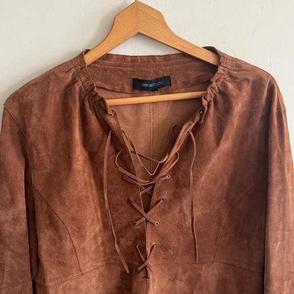 Siena studio lace front laser cut tan suede long sleeve western boho Top sz med - Picture 3 of 9